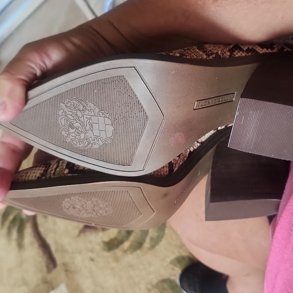 NWOT! Vince Camuto Leather ankle boots 9.5US - Picture 10 of 10